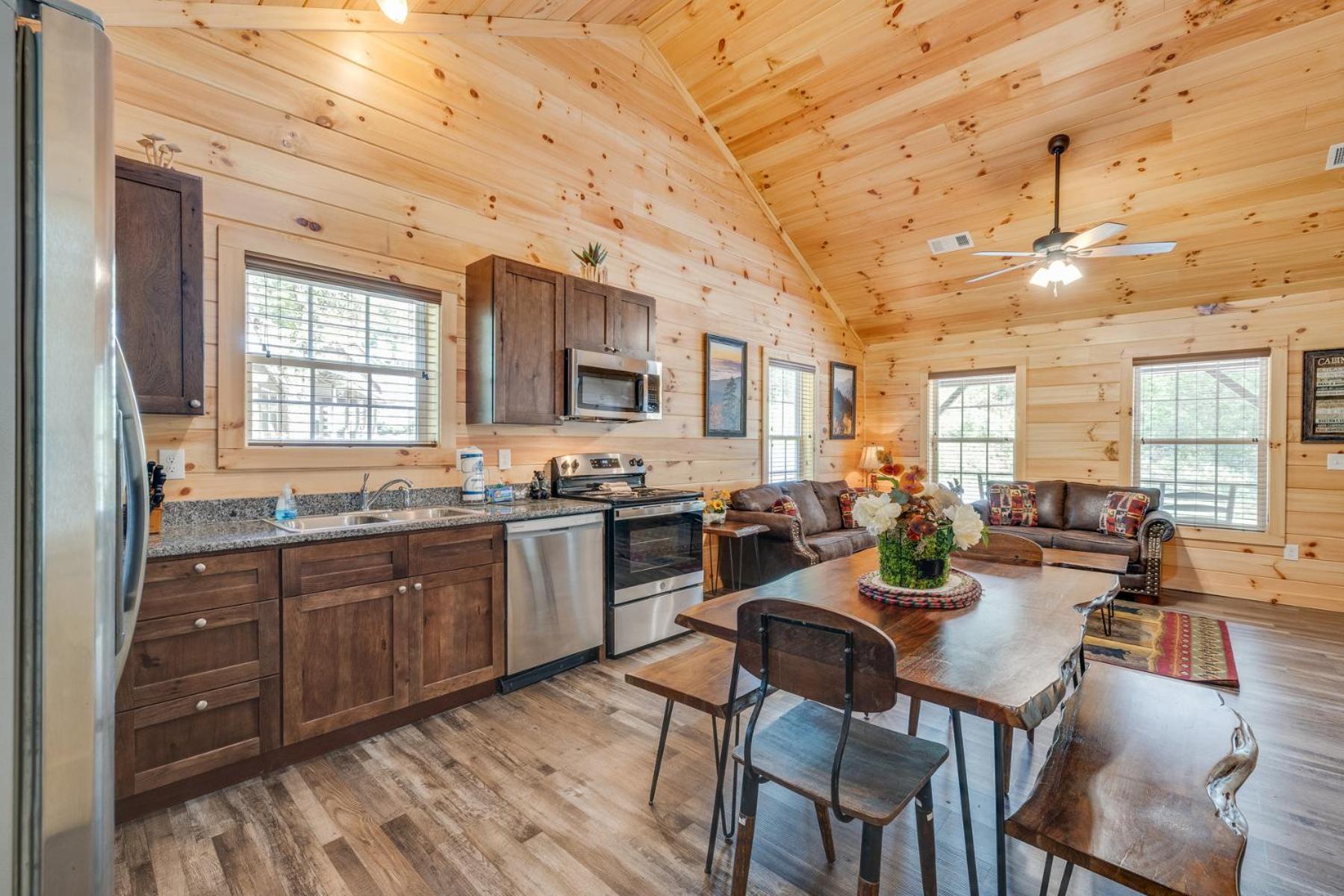 Bear Clubhouse Hot Tub, 1Mile From The Parkway, 900 In Free Tickets! Villa Pigeon Forge Eksteriør bilde
